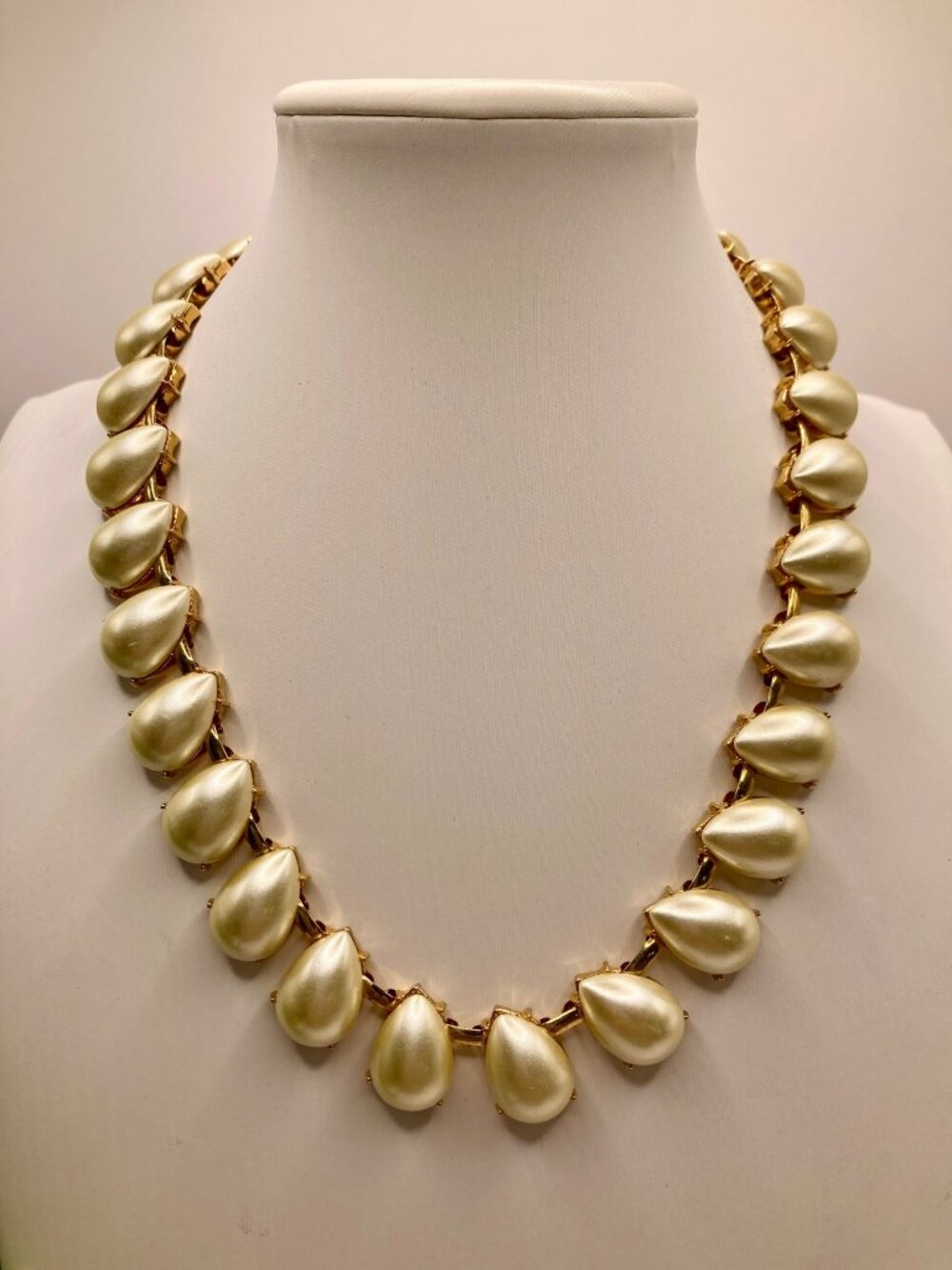 Janie Bryant Gold Tone Simulated Pearl Teardrop 17" Necklace -89B